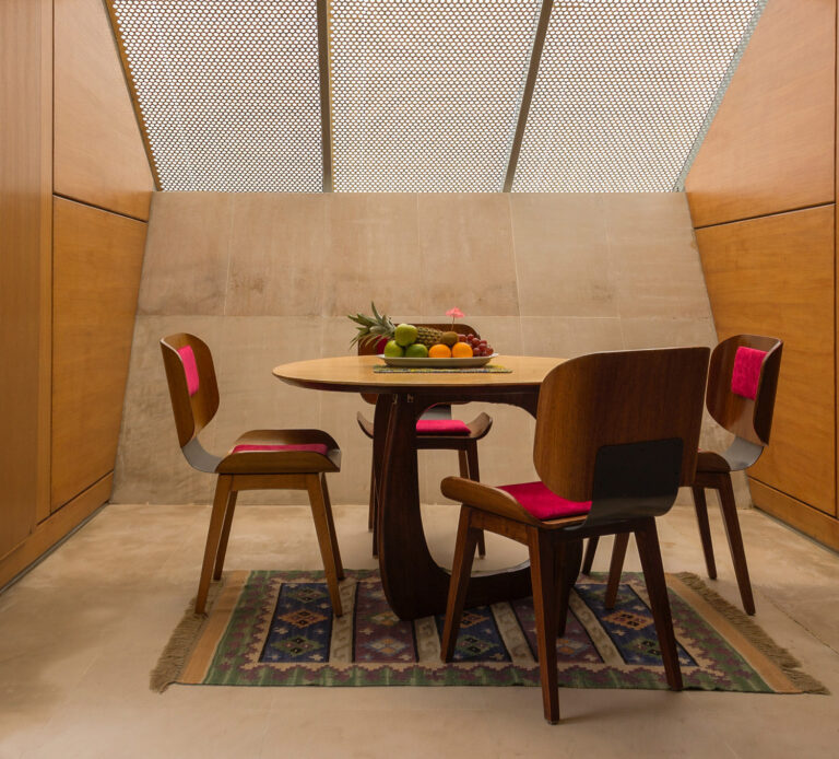 Dining Area Villa Ground