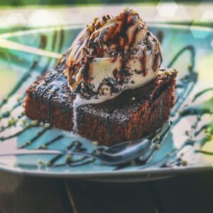 🟢 Chocolate Brownie with Ice Cream